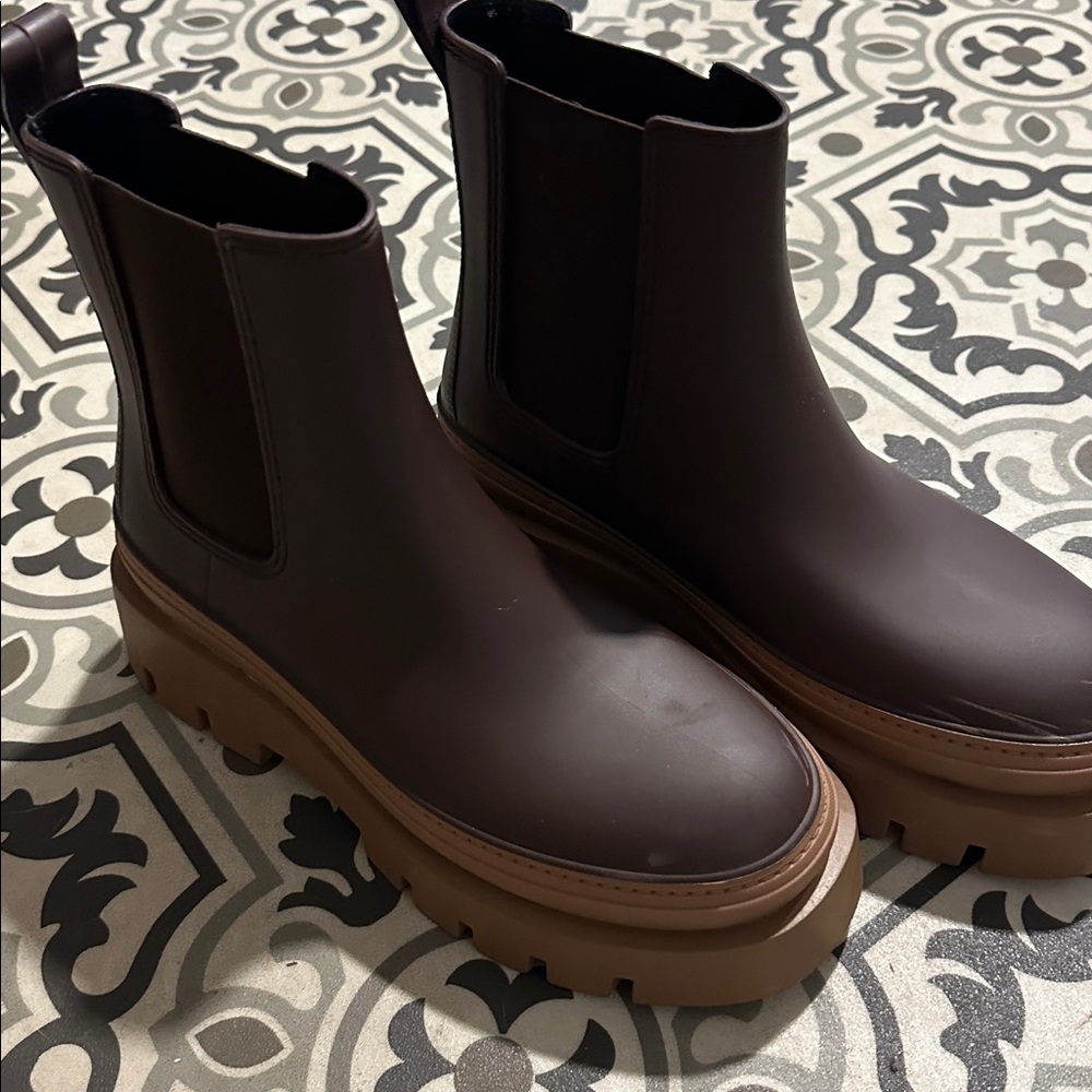 Jeffrey Campbell Rain Storm Chunky Lug Sole Platform Chelsea Rain Boot 9